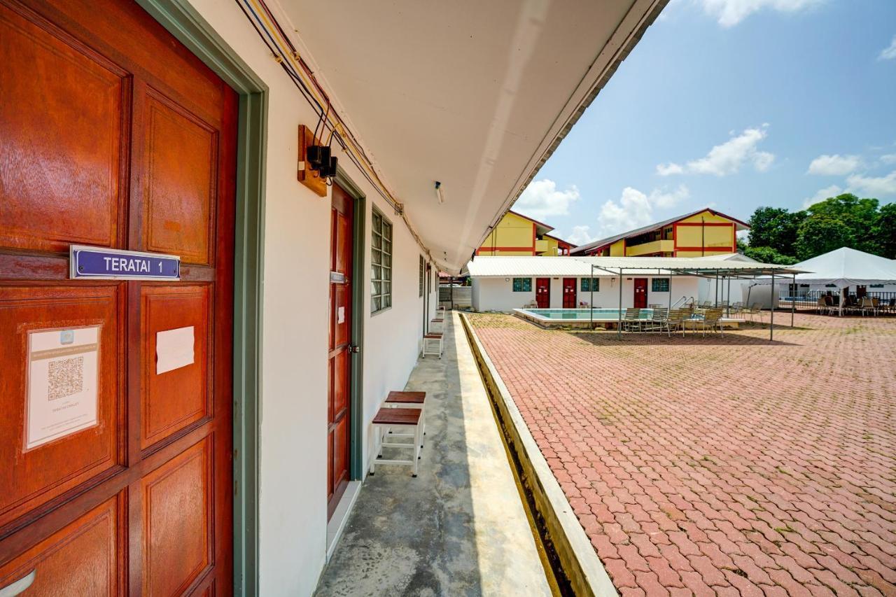 Kampong Raja Capital O 90423 Teratai Chalet酒店 外观 照片