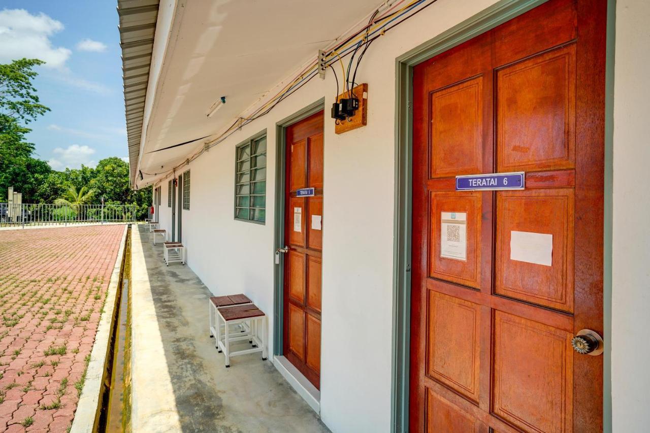 Kampong Raja Capital O 90423 Teratai Chalet酒店 外观 照片
